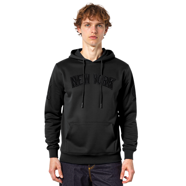Pro Standard New York Yankees Triple Black Dk PO Hoodie - Men's