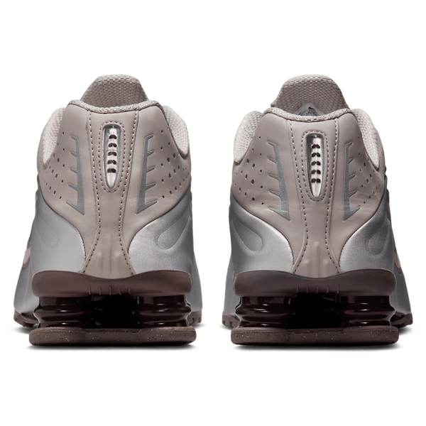 Nike Shox R4 - Men's - Cave Stone/Cave Stone/College Grey - Image 3